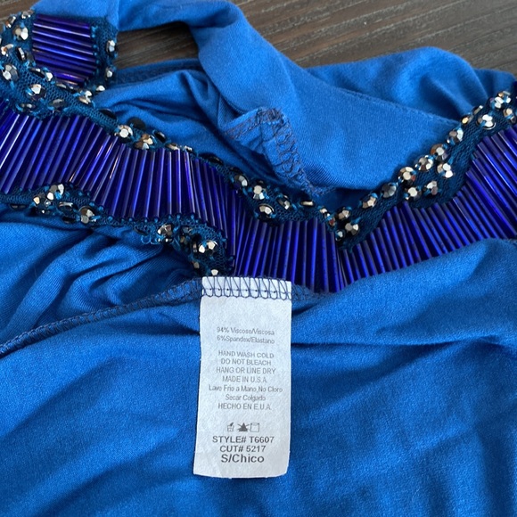 3/$15. Blue tunic style blouse by Easel. Size small made in the USA. - Picture 5 of 7